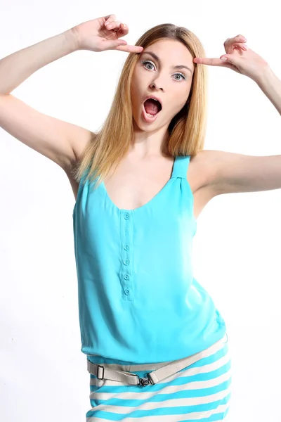 Chica apuntando a su cerebro — Foto de Stock