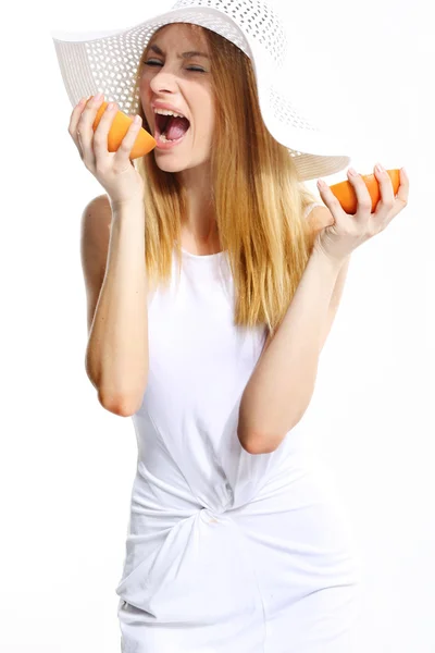 Meisje met verse grapefruit — Stockfoto