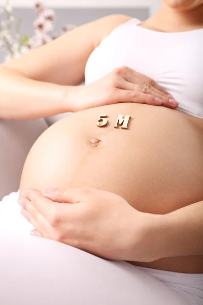 5 months pregnant — Stock Photo, Image