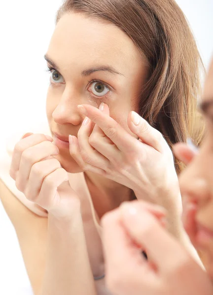 Woman found contact lenses — Stock Photo, Image