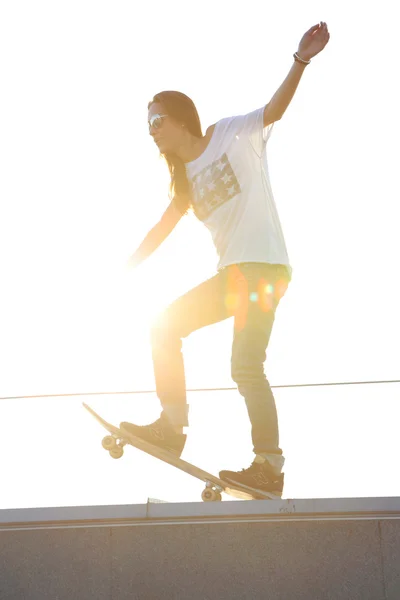 Skate Culture . Girl with a board — Stock Photo, Image