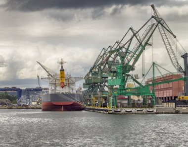 Seaport fırtına öncesi sessizlik