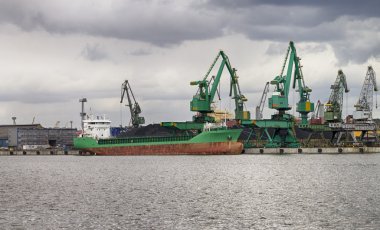 Seaport fırtına öncesi sessizlik