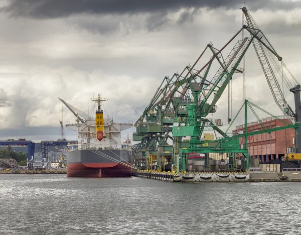 Port maritime avant la tempête — Photo