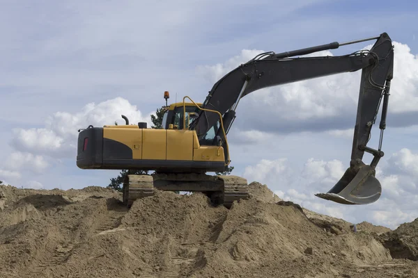 toprak kazıcı tarafından gerçekleştirilen inşaat işleri