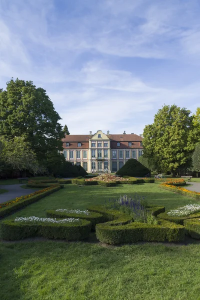 Piskoposun Sarayı ve kentsel Bahçe Gdansk popüler