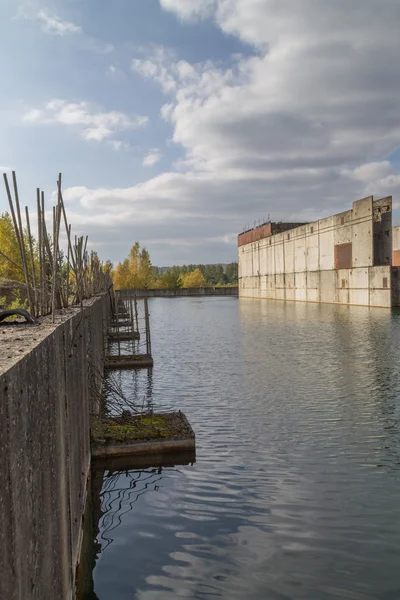 Centrala nucleară abandonată — Fotografie, imagine de stoc