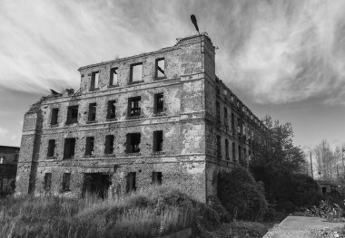 terk edilmiş fabrika, ekonomik kriz sembolü