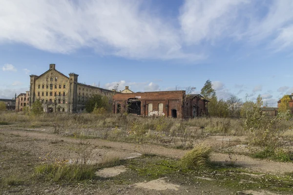 Abandoned factory, a symbol of the economic crisis — Stock Photo, Image