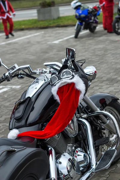 Bisiklet üzerinde Noel babalar