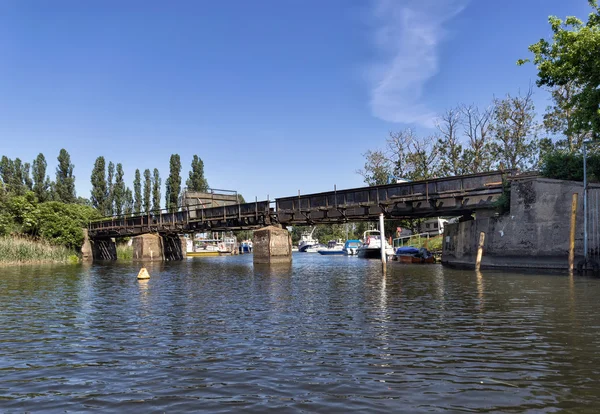 Ponte ferroviária velha — Fotografia de Stock