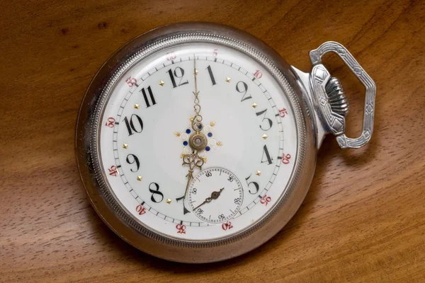 Reloj de bolsillo antiguo — Foto de Stock