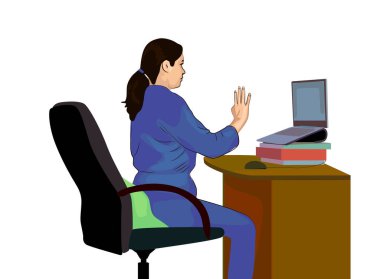 Pijamalı güzel beyaz kadın öğrencinin portresi dizüstü bilgisayarla çalışıyor evinde ofis koltuğunda oturuyor.