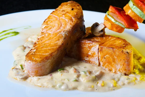 Salmon with vegetables - Fish — Stock Image Salmon with vegetables - Fish Stock Image