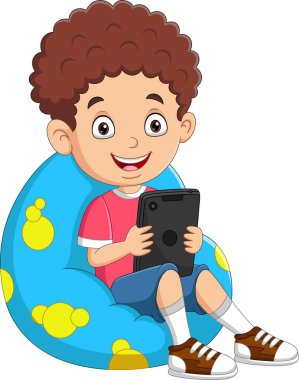 Küçük çocuğun büyük yastıkta tablet oynadığı vektör illüstrasyonu