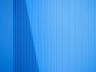 bir duvar olarak mavi alüminyum levha