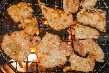 kömür ızgara domuz