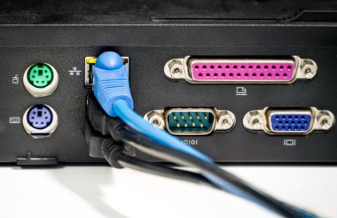 ethernet kablosu bağlı