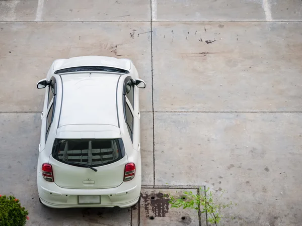 トップ ビュー駐車場停车场从顶视图 — Stockfoto