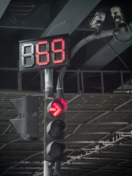 Lampu lalu lintas di tombol rendah — Stok Foto