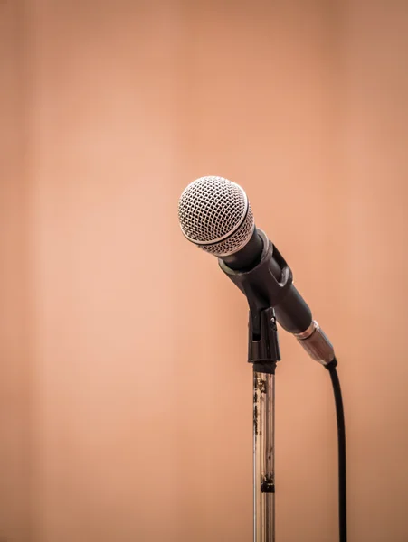 MIcrophone in spotlight — Stock Photo, Image