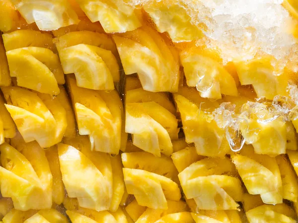 Massa färsk beredda ananas — Stockfoto