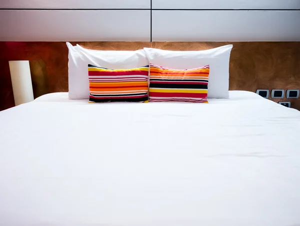 Clean and neat bed — Stock Photo, Image