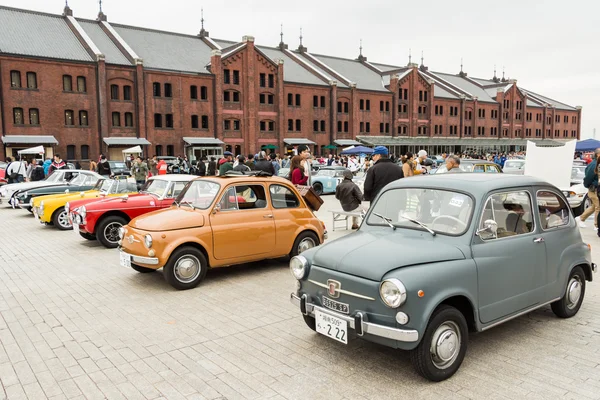 Fila de coches antiguos —  Fotos de Stock