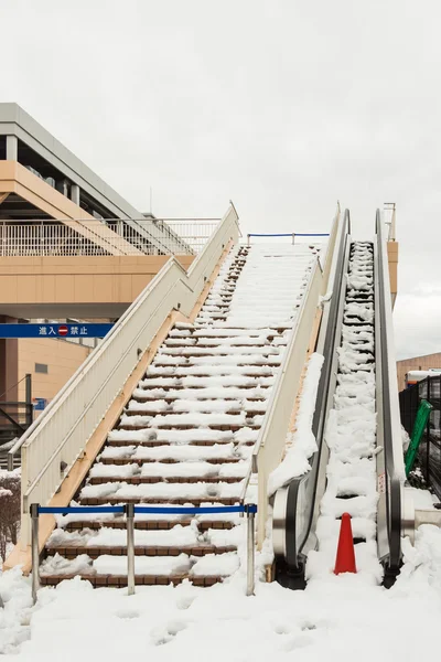 Scala mobile dopo passaggi tempesta di neve — Foto Stock