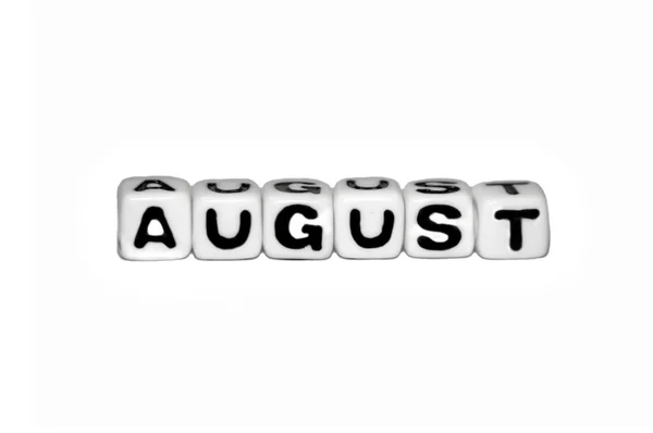 Горизонтальные кубы августовского месяца — стоковое фото