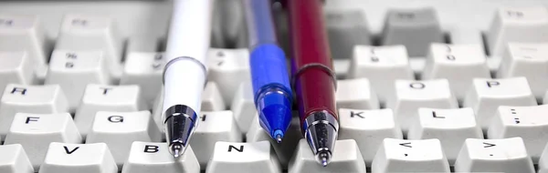 Three Pen and Keyboard — Stock Photo, Image