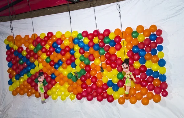 Popping palloncini gioco — Foto Stock