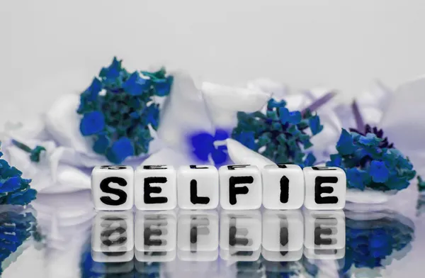 Selfie con tema blu — Foto Stock