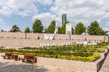 Ankara Hacı Bayram Turbesi Anıt Mezarı Yazın Mavi Gök Gününde Parkın Nefes Kesen Manzarası