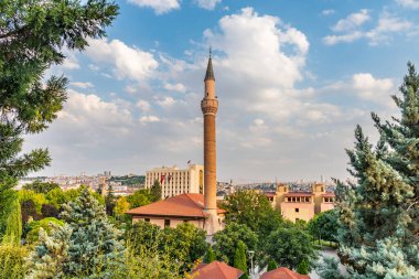 Ankara Hacı Musa Camii Yazın Mavi Gök Gününde Minarenin Nefes Kesen Manzarası