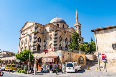 Gaziantep Kurtarus Bağımsızlık Camii Yazın Mavi Gök Gününde Nefes Kesen Görüntü