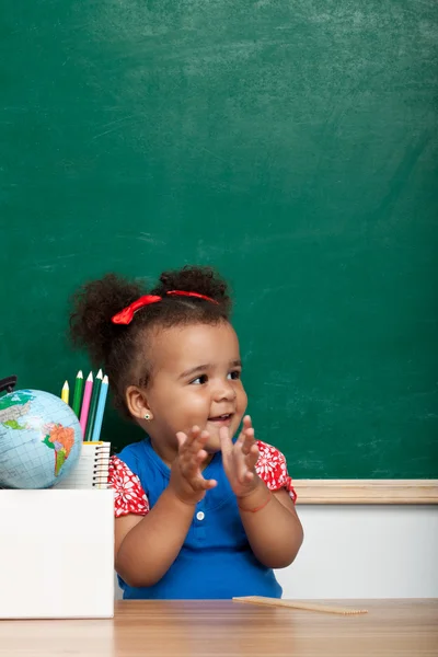 Chica en clase — Foto de Stock