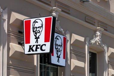 Batumi, Gürcistan - 15 Mayıs 2022: Batum 'daki KFC Restoranı' nın dış görünümü