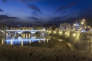 Tiber, gece görüş, San Pietro Katedrali, Roma, İtalya