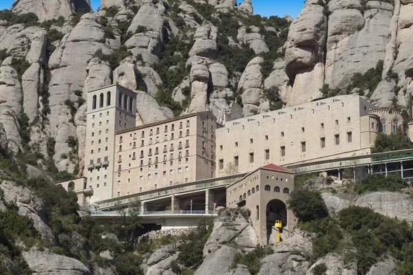 Monastery of Montserrat with blue sky — Zdjęcie stockowe