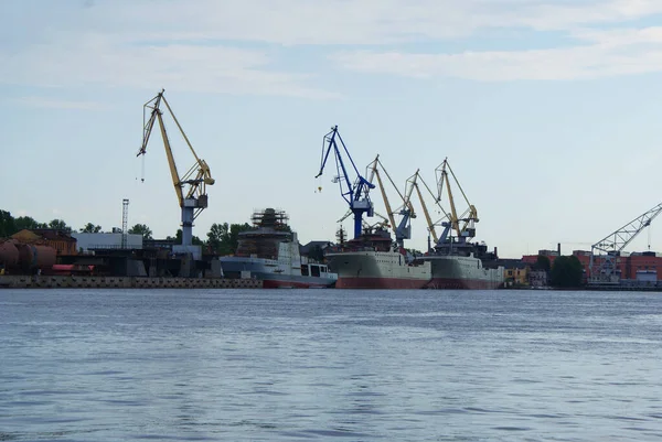 Barco Está Amarrado Muelle Cerca Del Astillero Buque Carga — Foto de Stock