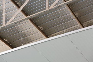 magazijn isolator installatie
