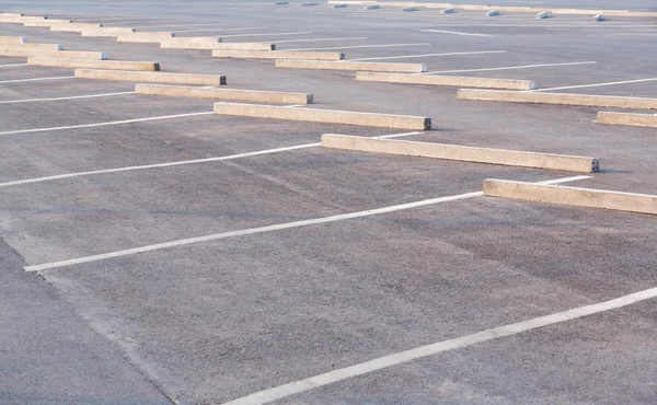Prázdné parkovací plochy — Stock fotografie