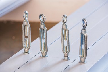 Germe donanımları ve alüminyum çubuğu