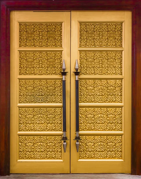 Elegance wood carving door — Stock Photo, Image