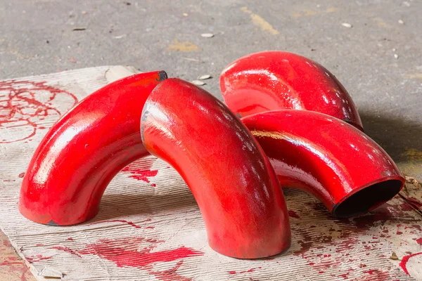 Красный цвет трубы — стоковое фото