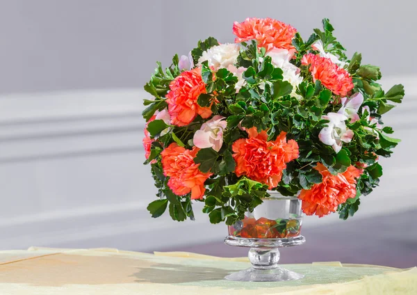 Ramo de flores de mesa —  Fotos de Stock