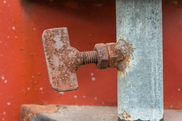 Tornillo pulgar de pala oxidada —  Fotos de Stock