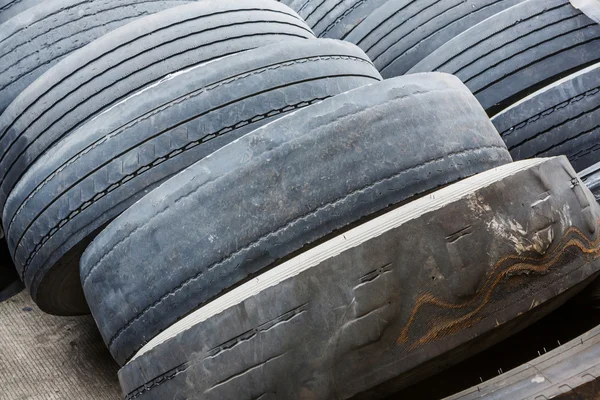 Old and no tread tires — Stock Photo, Image