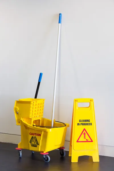 Mop bucket and wringer — Stock Photo, Image